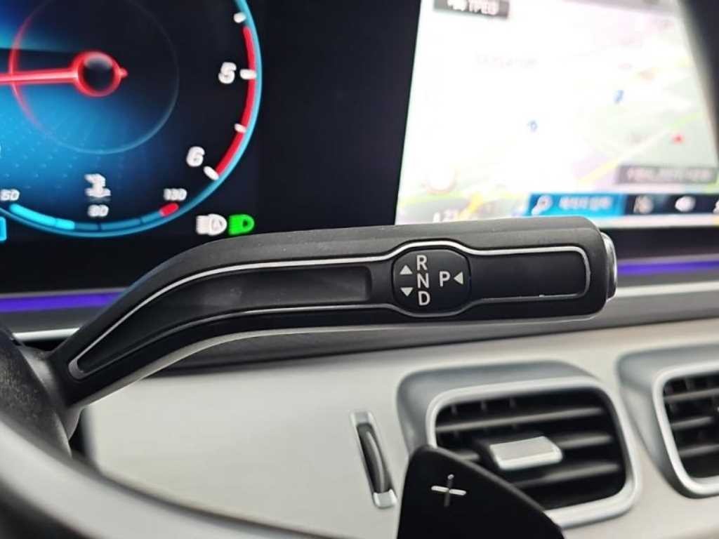 벤츠 GLE 클래스 GLE 클래스 W167 GLE 300d 4MATIC 이미지 12
