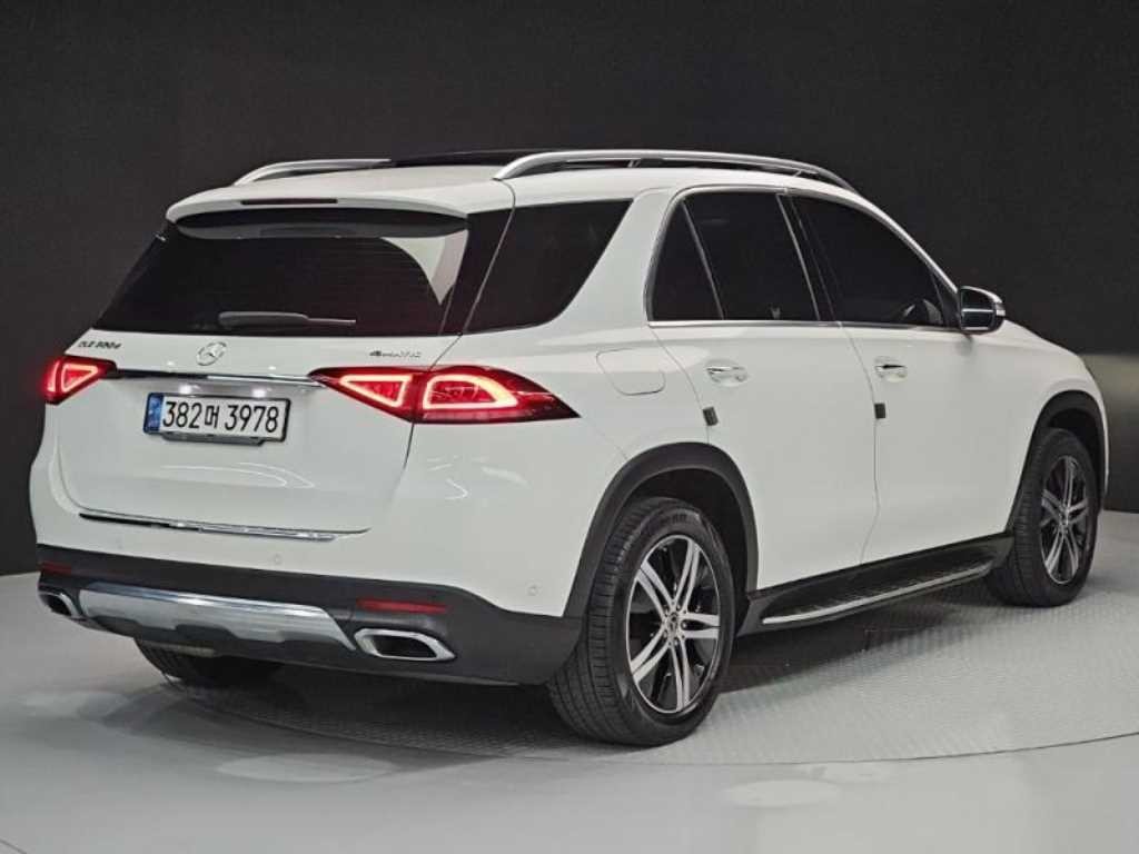 벤츠 GLE 클래스 GLE 클래스 W167 GLE 300d 4MATIC 이미지 3