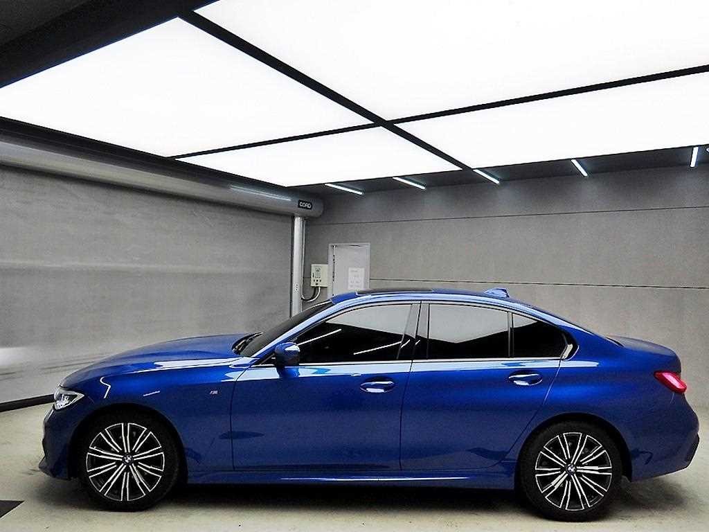 BMW 3시리즈 3시리즈 (G20) 320d xDrive M 스포츠 이미지 4