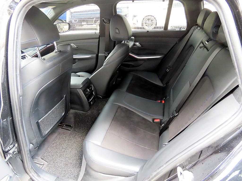 BMW 3시리즈 3시리즈 (G20) 320d 투어링 M 스포츠 이미지 6