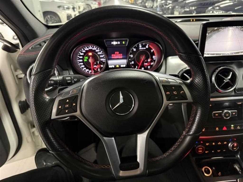 벤츠 GLA 클래스 GLA클래스 X156 GLA45 AMG 4MATIC 이미지 10