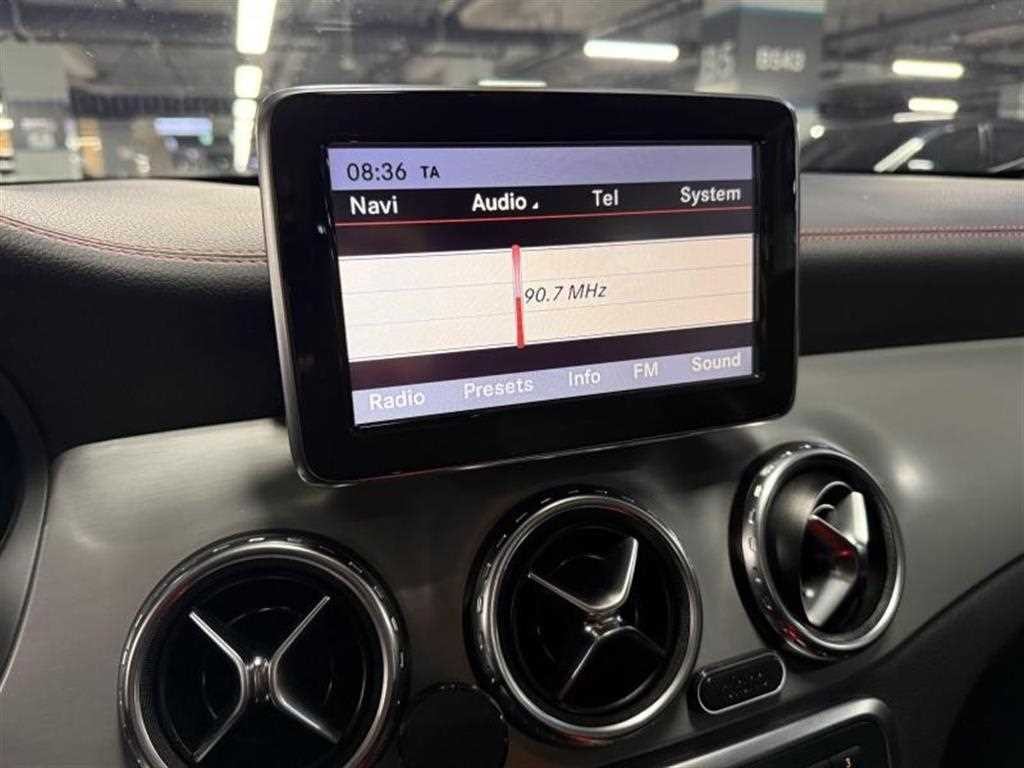 벤츠 GLA 클래스 GLA클래스 X156 GLA45 AMG 4MATIC 이미지 11