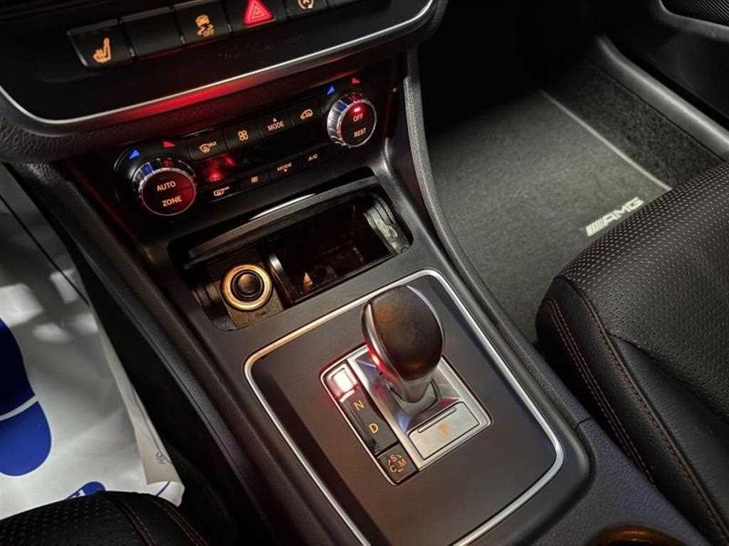 벤츠 GLA 클래스 GLA클래스 X156 GLA45 AMG 4MATIC 이미지 13