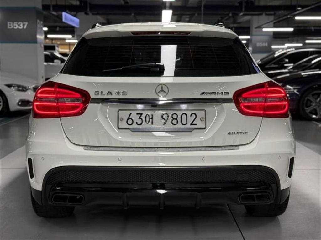 벤츠 GLA 클래스 GLA클래스 X156 GLA45 AMG 4MATIC 이미지 4