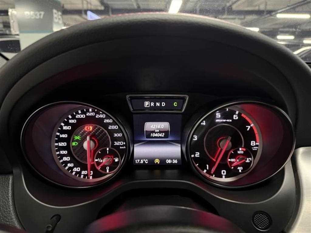 벤츠 GLA 클래스 GLA클래스 X156 GLA45 AMG 4MATIC 이미지 6