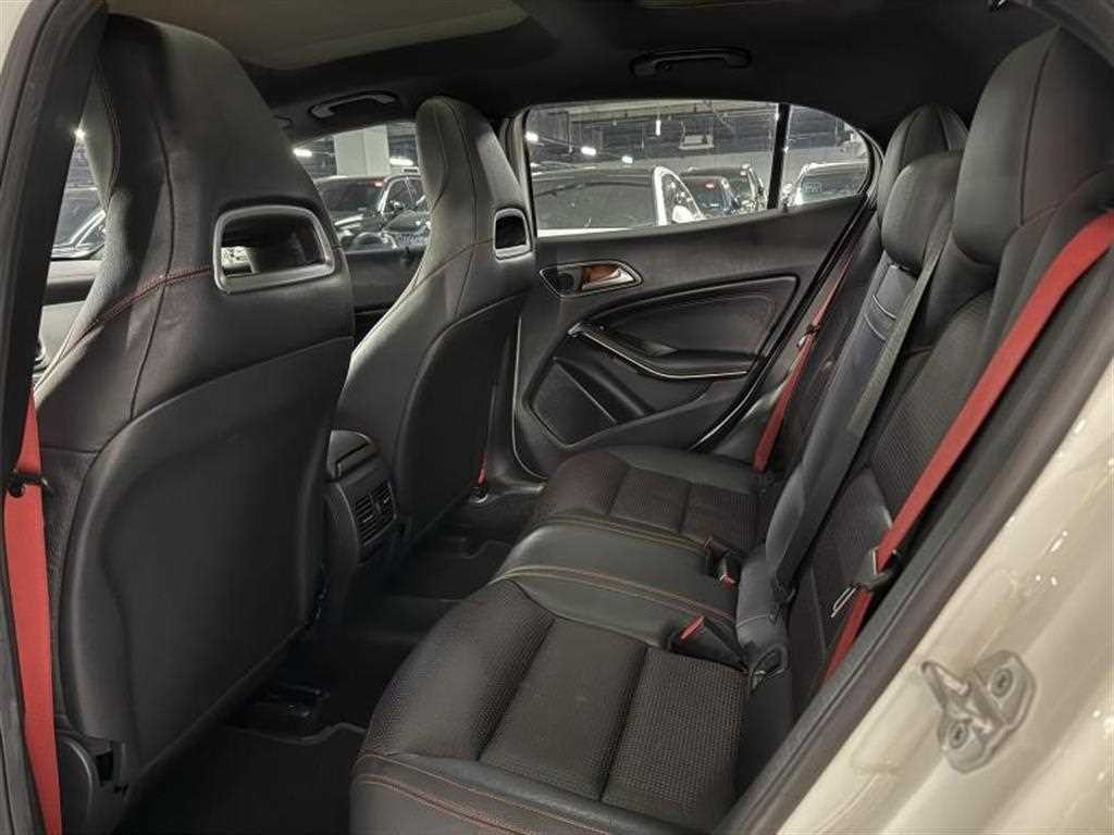 벤츠 GLA 클래스 GLA클래스 X156 GLA45 AMG 4MATIC 이미지 9