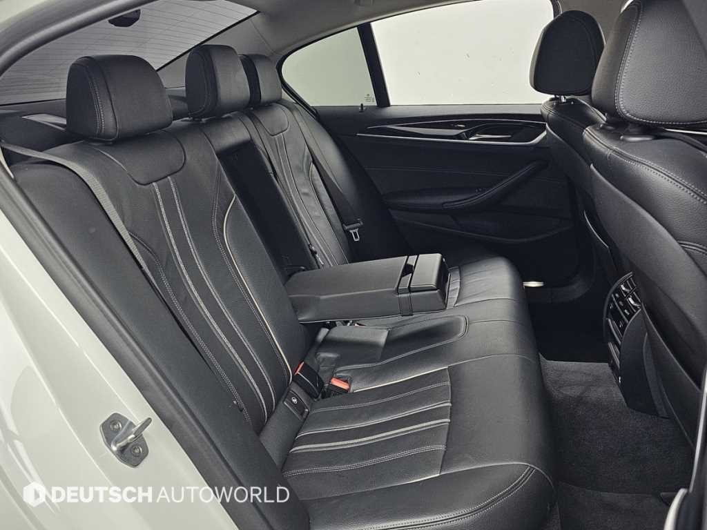 BMW 5시리즈 5시리즈 (G30) 520i 럭셔리 이미지 12