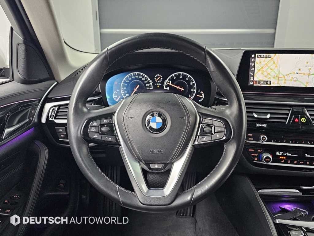 BMW 5시리즈 5시리즈 (G30) 520i 럭셔리 이미지 13
