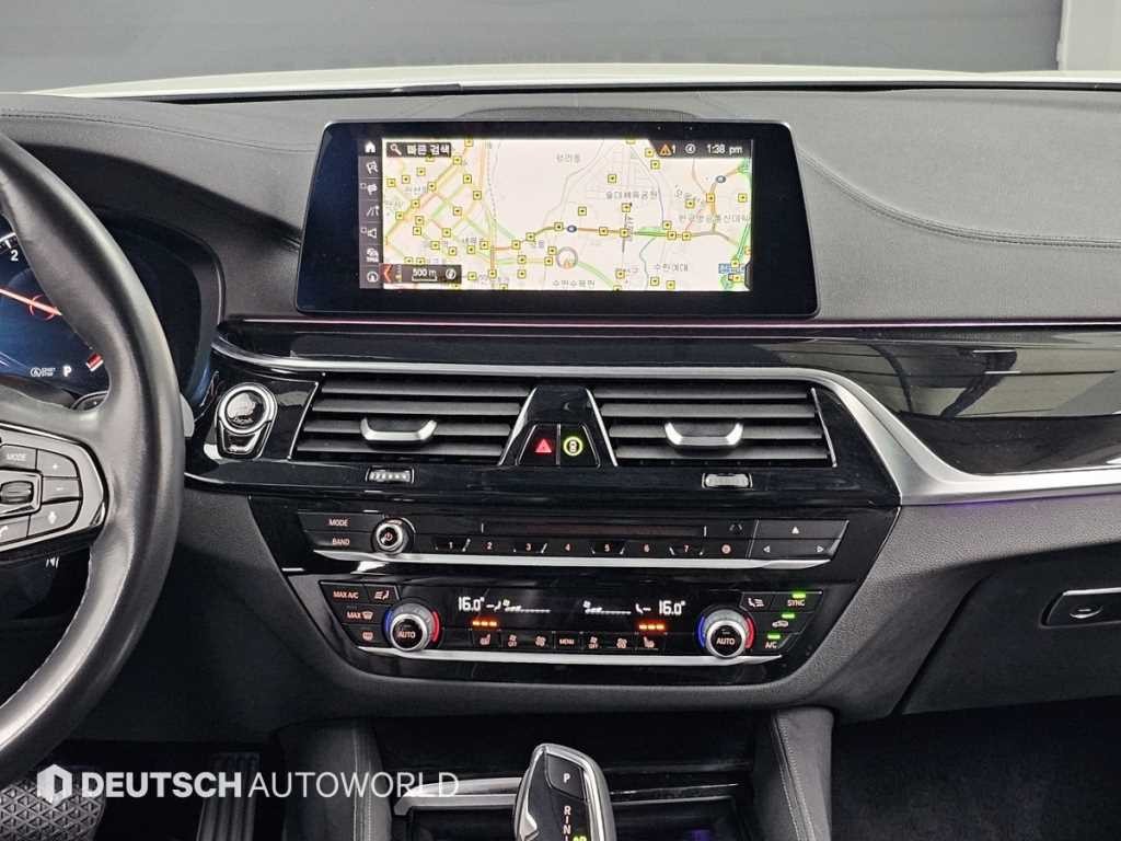BMW 5시리즈 5시리즈 (G30) 520i 럭셔리 이미지 14