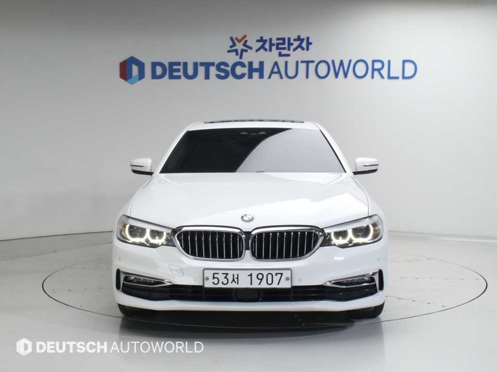 BMW 5시리즈 5시리즈 (G30) 520i 럭셔리 이미지 3