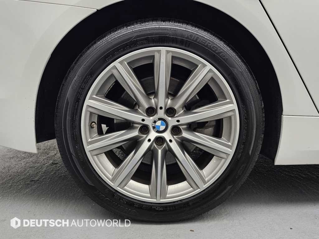 BMW 5시리즈 5시리즈 (G30) 520i 럭셔리 이미지 5