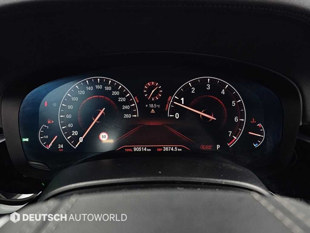 BMW 5시리즈 5시리즈 (G30) 520i 럭셔리 이미지 8
