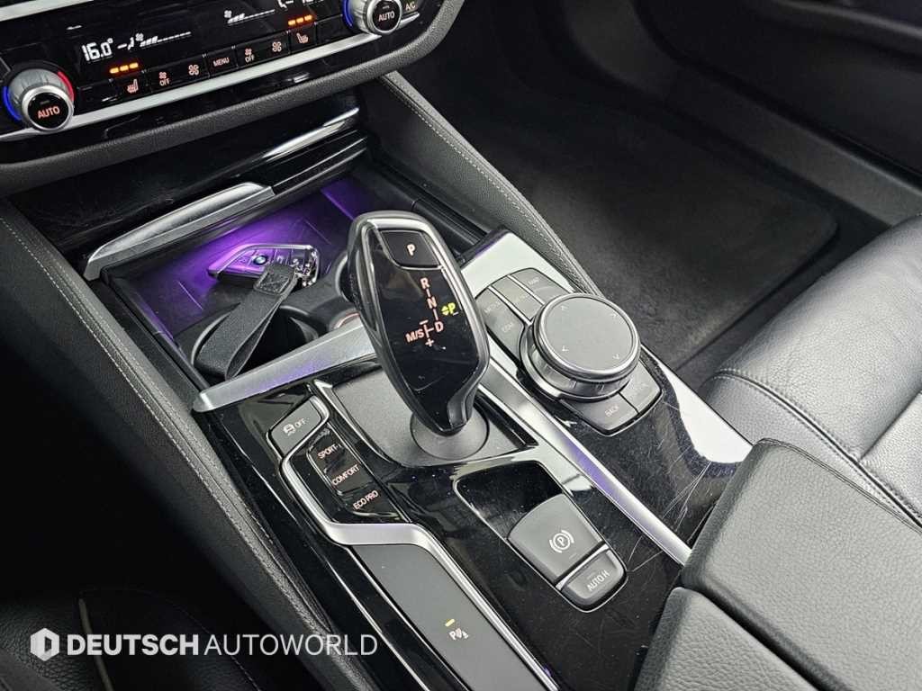 BMW 5시리즈 5시리즈 (G30) 520i 럭셔리 이미지 9