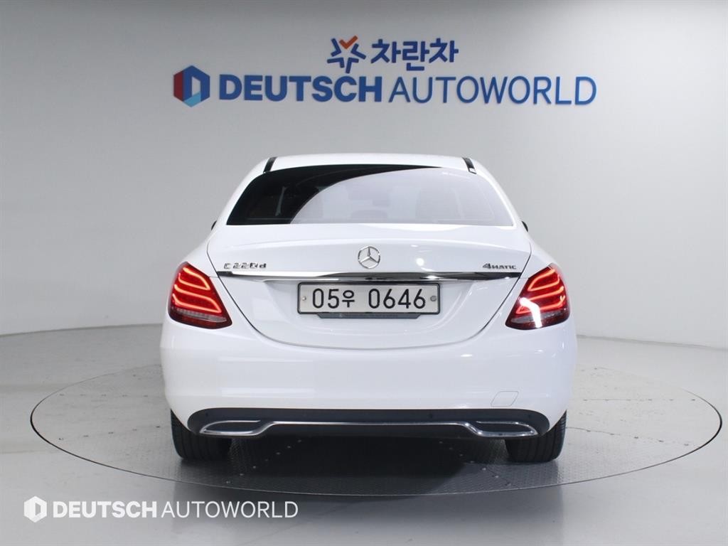 벤츠 C 클래스 C클래스 W205 C220 d 4MATIC 이미지 4