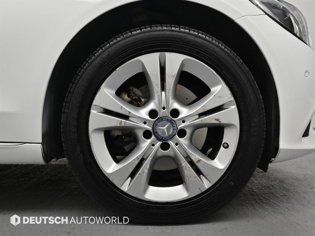 벤츠 C 클래스 C클래스 W205 C220 d 4MATIC 이미지 5