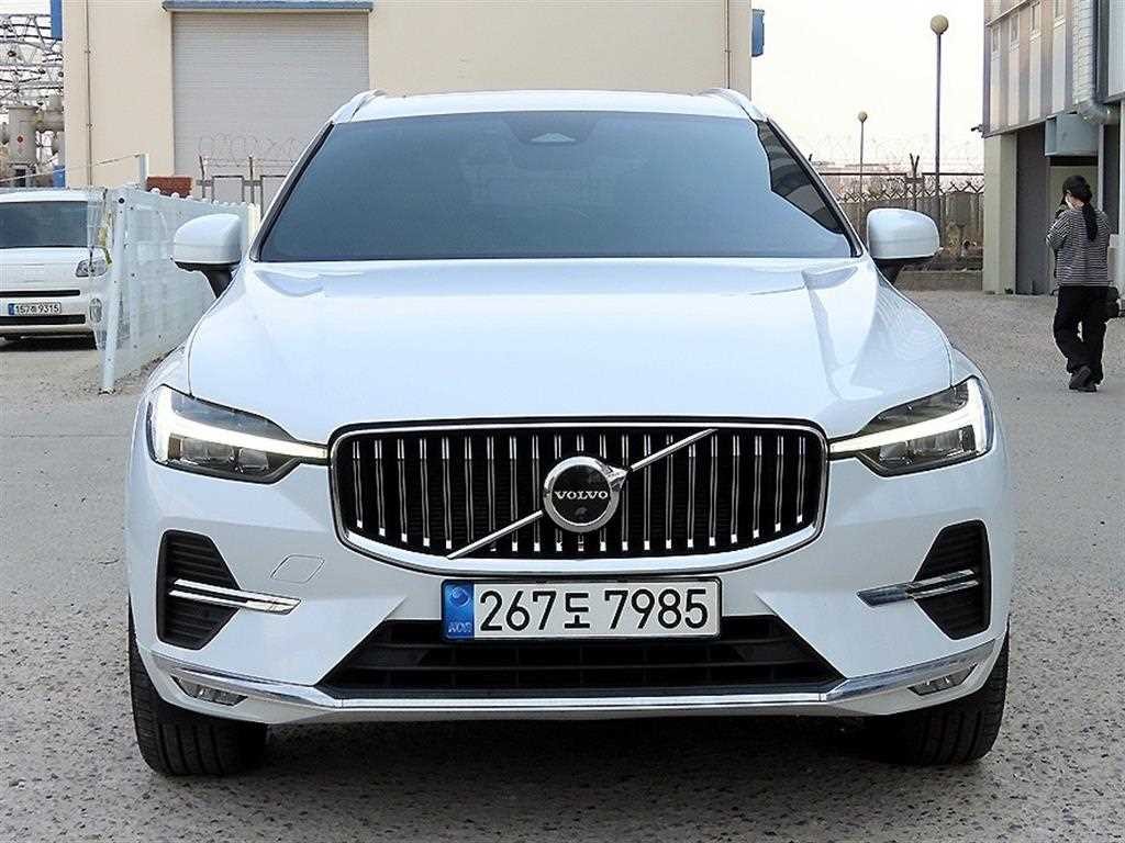 볼보 XC60 XC60(2세대) B5 AWD 인스크립션 이미지 1