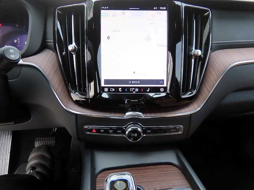 볼보 XC60 XC60(2세대) B5 AWD 인스크립션 이미지 13