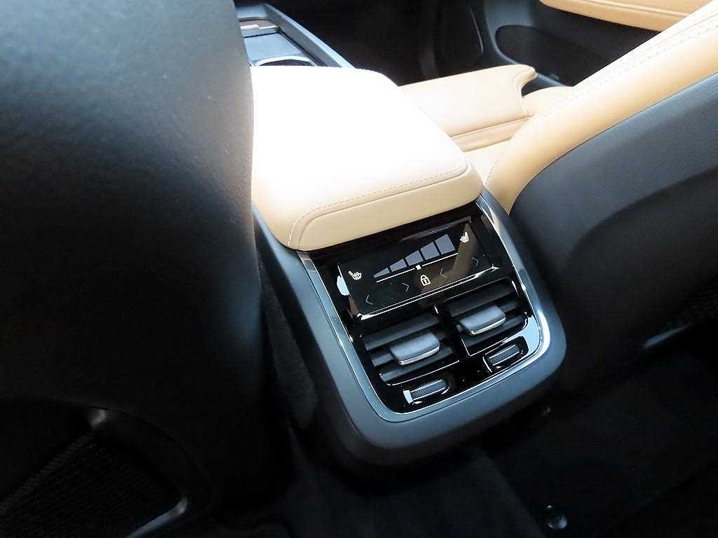 볼보 XC60 XC60(2세대) B5 AWD 인스크립션 이미지 16