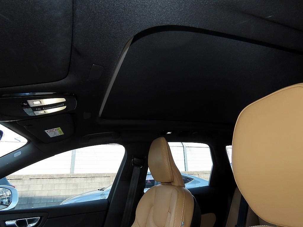 볼보 XC60 XC60(2세대) B5 AWD 인스크립션 이미지 18