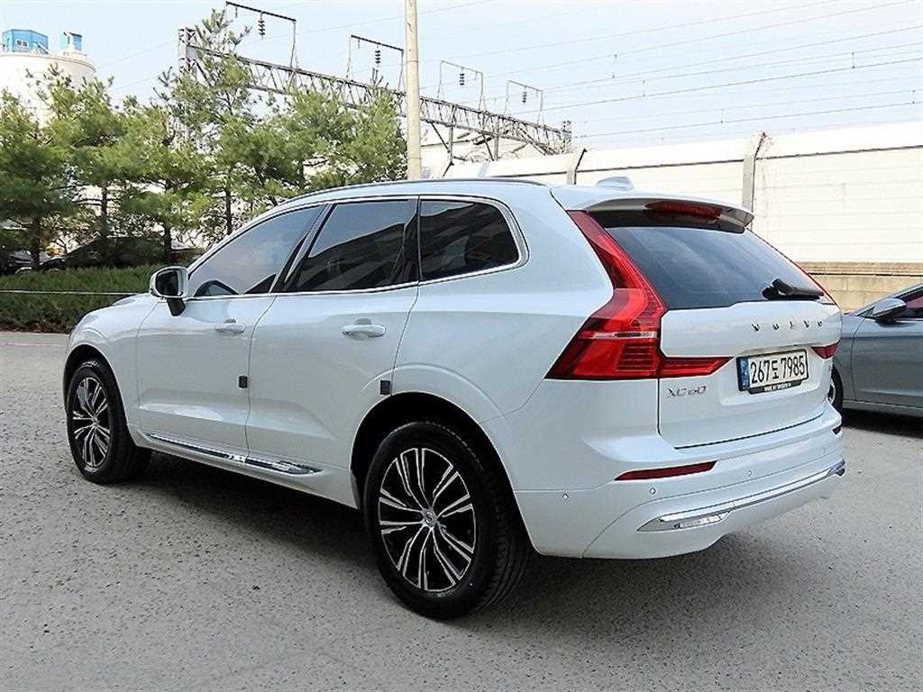볼보 XC60 XC60(2세대) B5 AWD 인스크립션 이미지 3