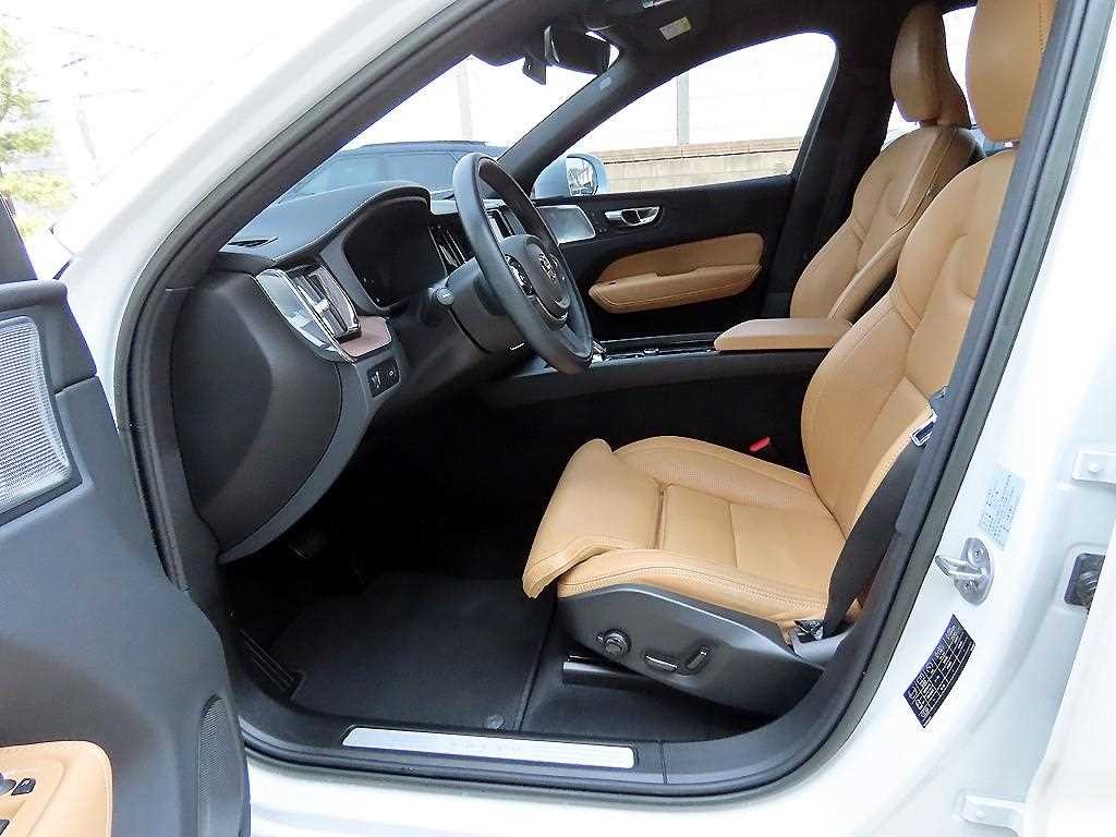 볼보 XC60 XC60(2세대) B5 AWD 인스크립션 이미지 5