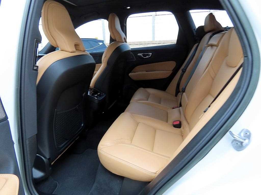 볼보 XC60 XC60(2세대) B5 AWD 인스크립션 이미지 6