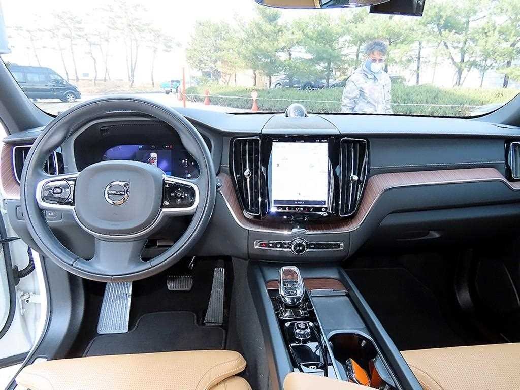 볼보 XC60 XC60(2세대) B5 AWD 인스크립션 이미지 7