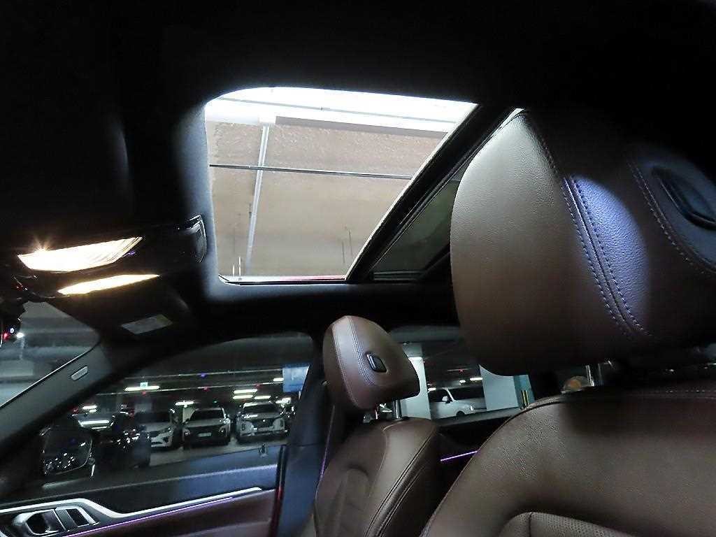 BMW 4시리즈 4시리즈 (G22) 420d 그란쿠페 M 스포츠 퍼스트 에디션 이미지 17