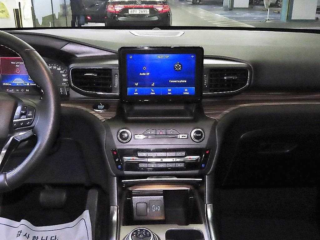 포드 익스플로러 익스플로러 6세대 3.0 AWD PHEV 리미티드 이미지 11