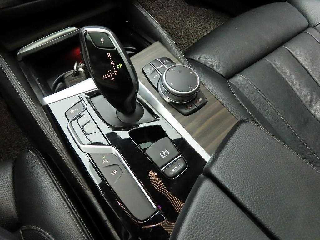 BMW 5시리즈 5시리즈 (G30) 520d xDrive M 스포츠 플러스 이미지 10
