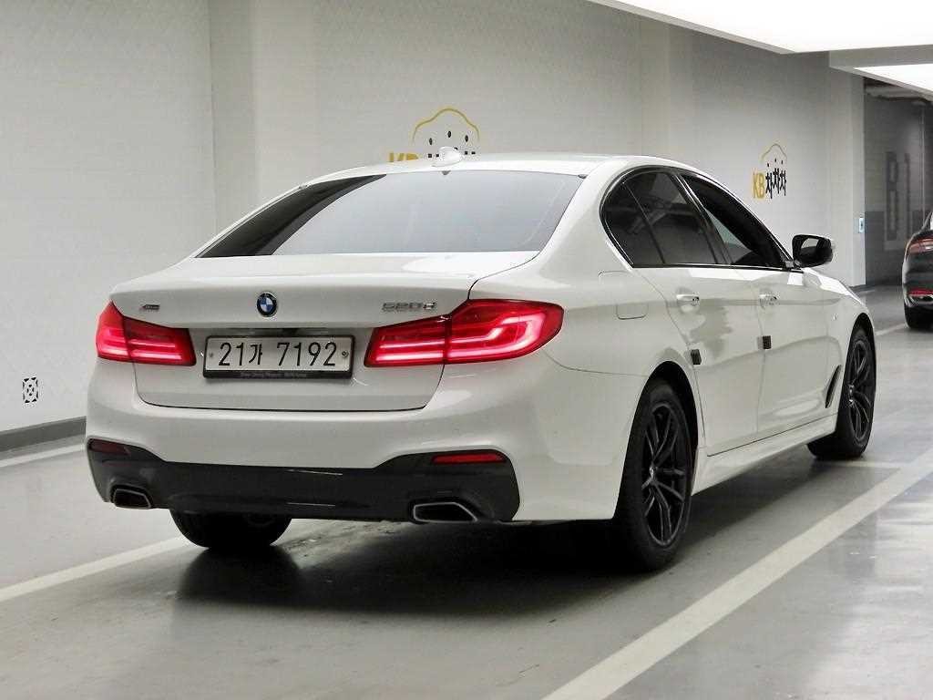 BMW 5시리즈 5시리즈 (G30) 520d xDrive M 스포츠 플러스 이미지 4
