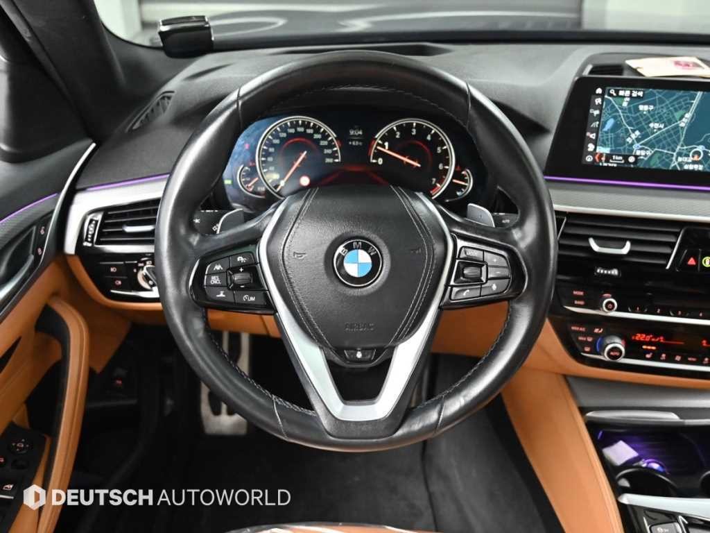 BMW 5시리즈 5시리즈 (G30) 530i xDrive M 스포츠 이미지 13
