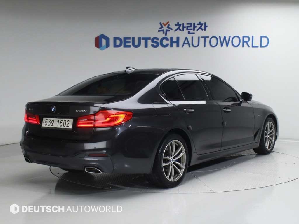 BMW 5시리즈 5시리즈 (G30) 530i xDrive M 스포츠 이미지 2