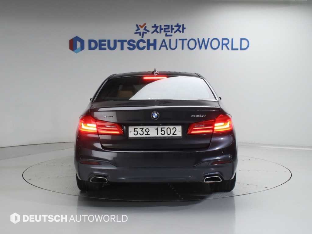 BMW 5시리즈 5시리즈 (G30) 530i xDrive M 스포츠 이미지 4