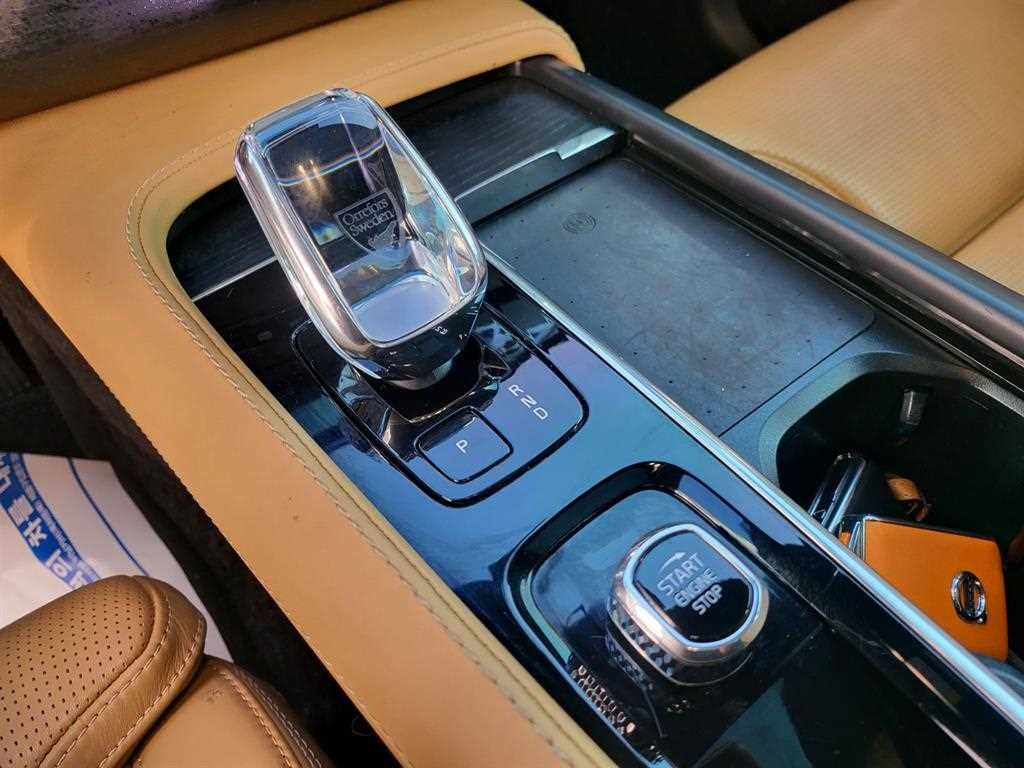 볼보 XC90 XC90 2세대 2.0 B6 AWD 얼티메이트 브라이트 이미지 11