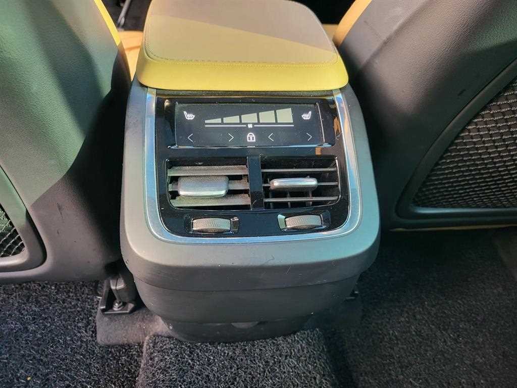 볼보 XC90 XC90 2세대 2.0 B6 AWD 얼티메이트 브라이트 이미지 15