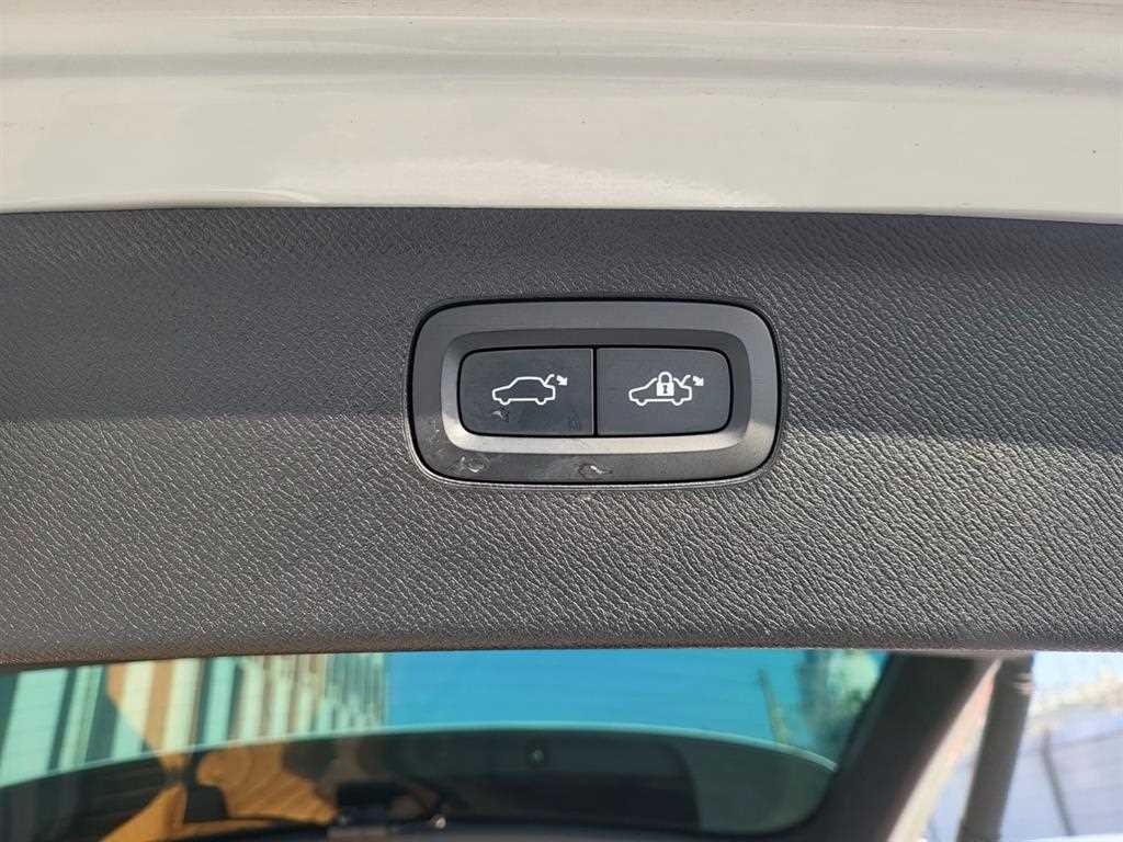 볼보 XC90 XC90 2세대 2.0 B6 AWD 얼티메이트 브라이트 이미지 17