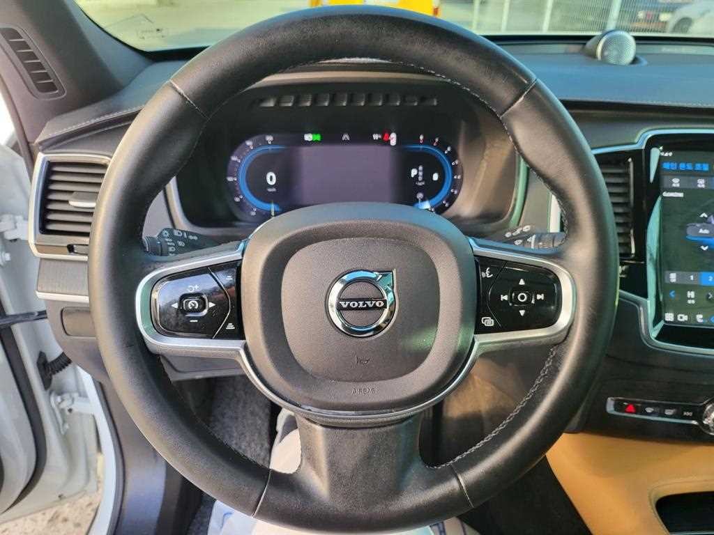 볼보 XC90 XC90 2세대 2.0 B6 AWD 얼티메이트 브라이트 이미지 8