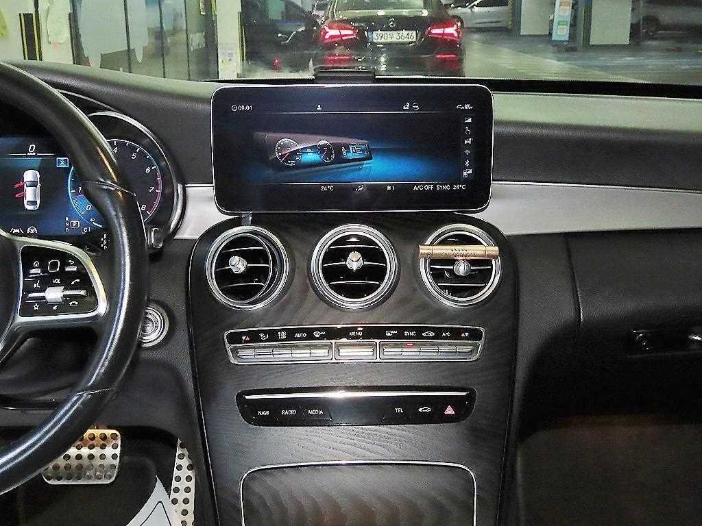 벤츠 C 클래스 C클래스 W205 C200 AMG LINE 이미지 11