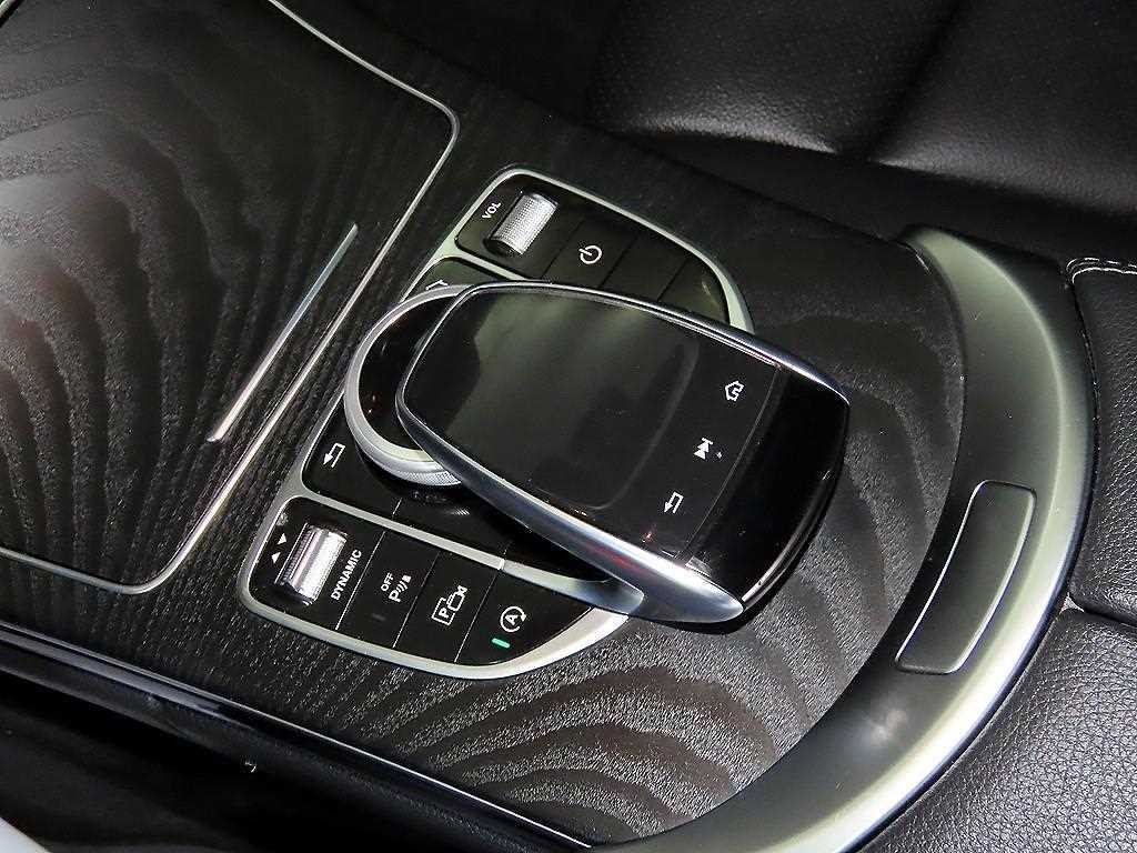 벤츠 C 클래스 C클래스 W205 C200 AMG LINE 이미지 13