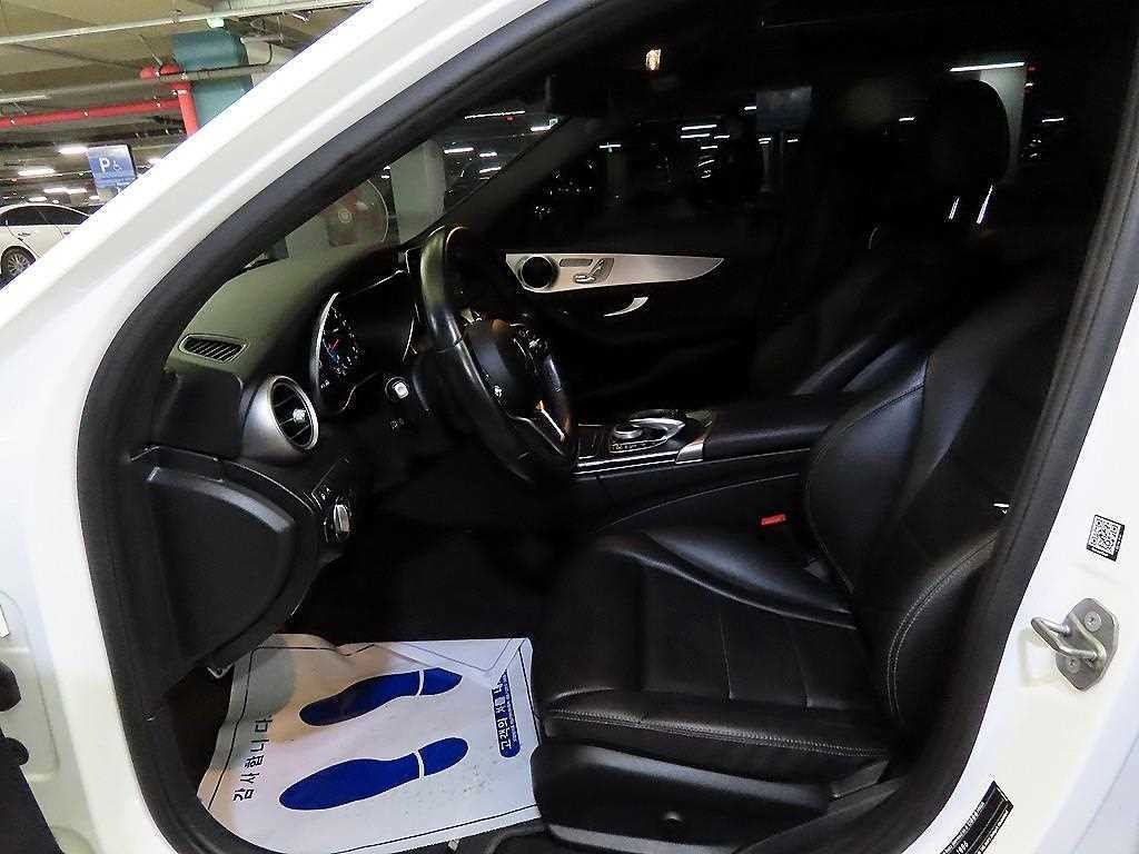 벤츠 C 클래스 C클래스 W205 C200 AMG LINE 이미지 6
