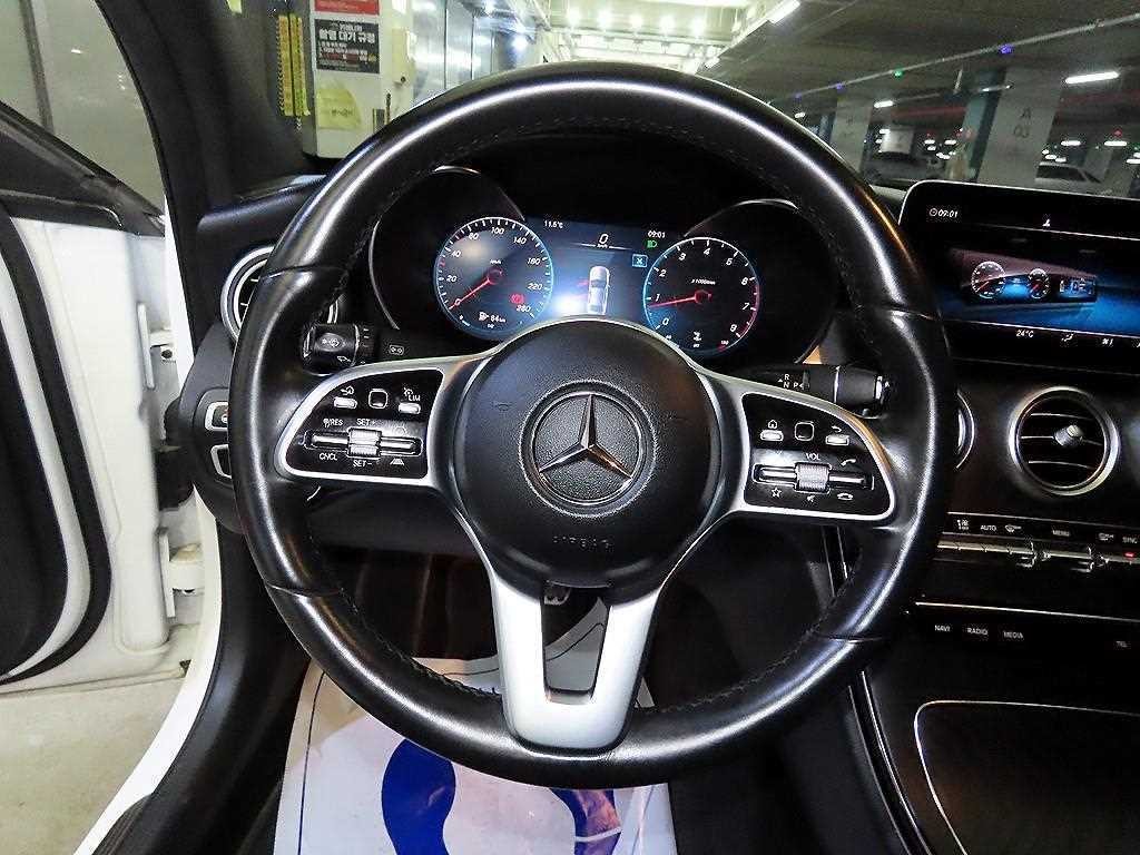 벤츠 C 클래스 C클래스 W205 C200 AMG LINE 이미지 8