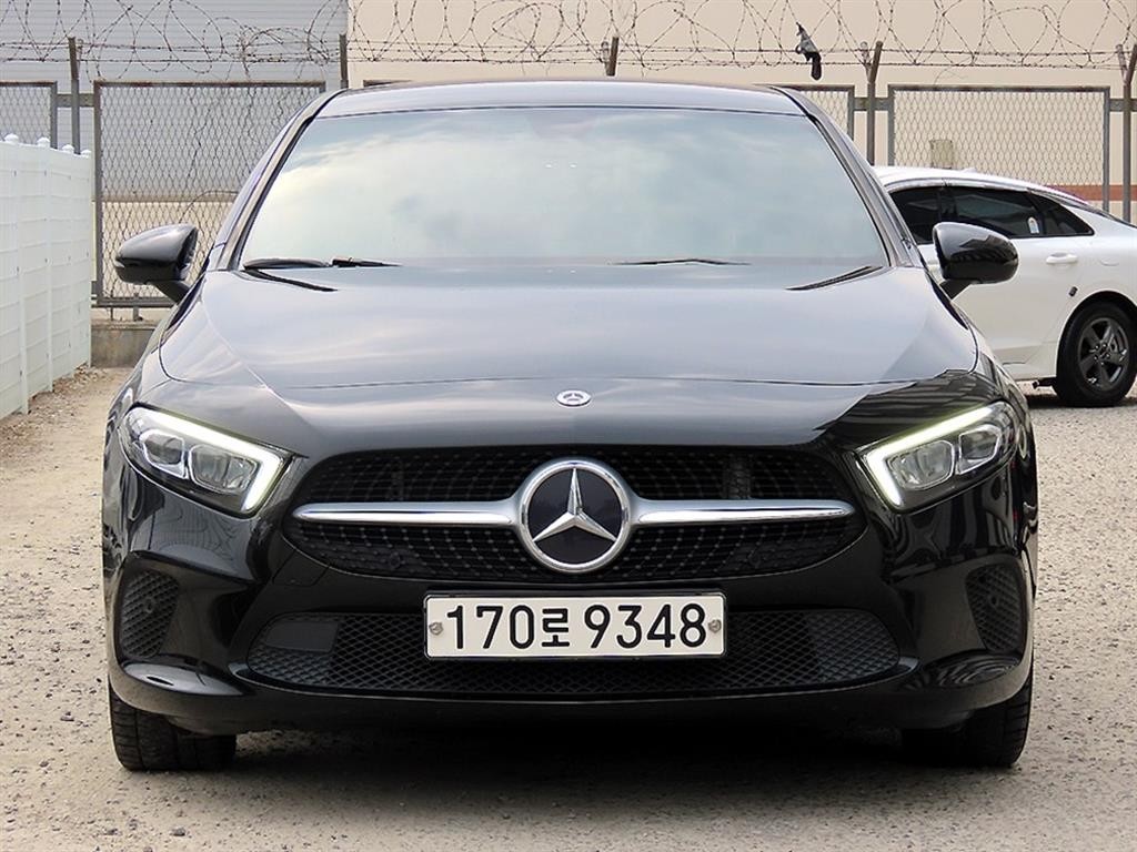 벤츠 A 클래스 A클래스 W177 A250 4MATIC 세단 이미지 1