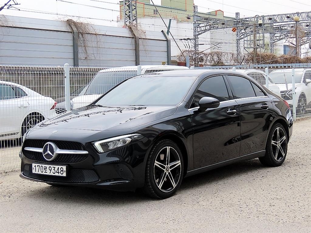 벤츠 A 클래스 A클래스 W177 A250 4MATIC 세단 이미지 2