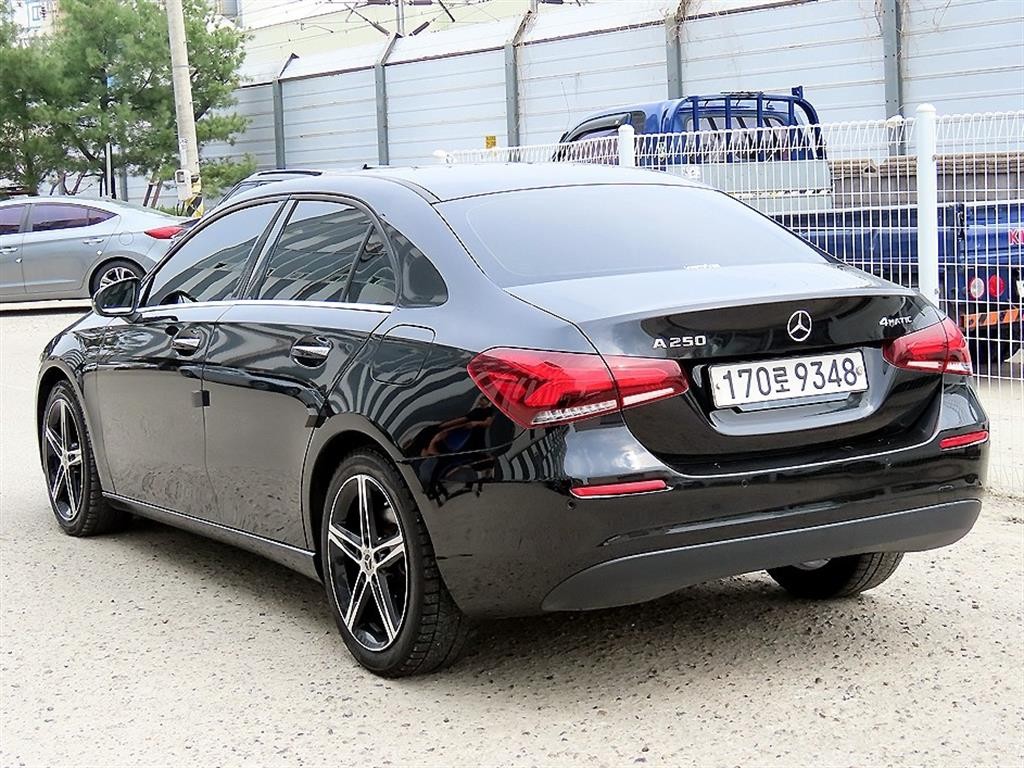 벤츠 A 클래스 A클래스 W177 A250 4MATIC 세단 이미지 3