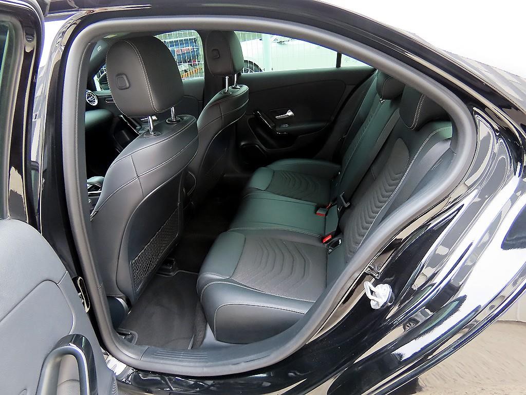 벤츠 A 클래스 A클래스 W177 A250 4MATIC 세단 이미지 6