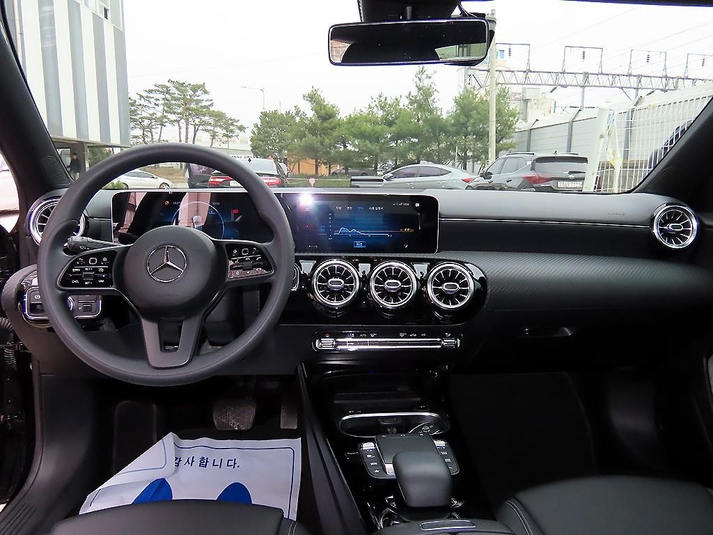 벤츠 A 클래스 A클래스 W177 A250 4MATIC 세단 이미지 7