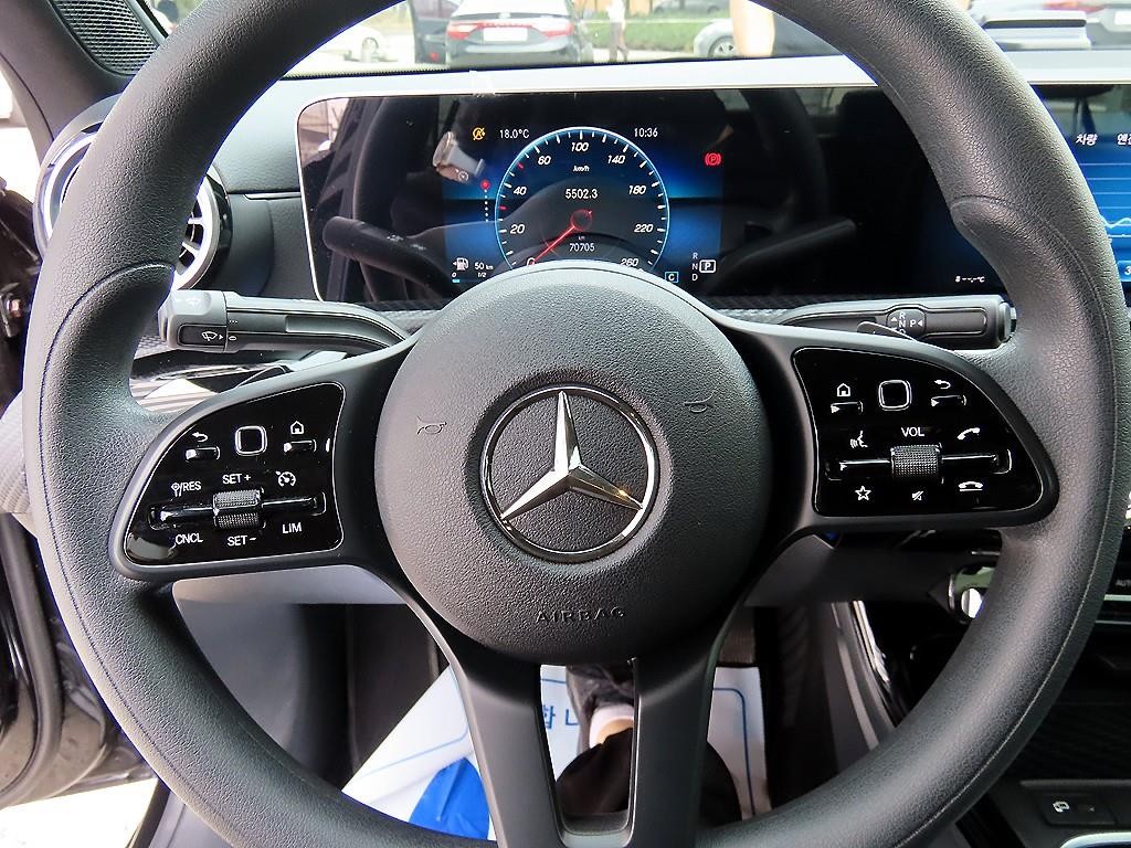 벤츠 A 클래스 A클래스 W177 A250 4MATIC 세단 이미지 8