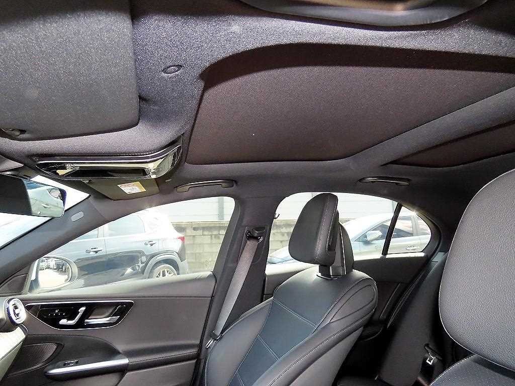 벤츠 C 클래스 C클래스 W206 C300 4MATIC 아방가르드 이미지 18