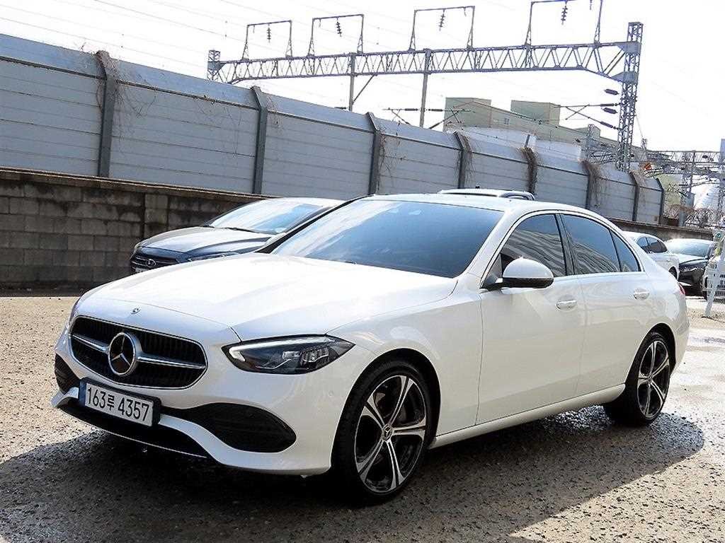 벤츠 C 클래스 C클래스 W206 C300 4MATIC 아방가르드 이미지 2